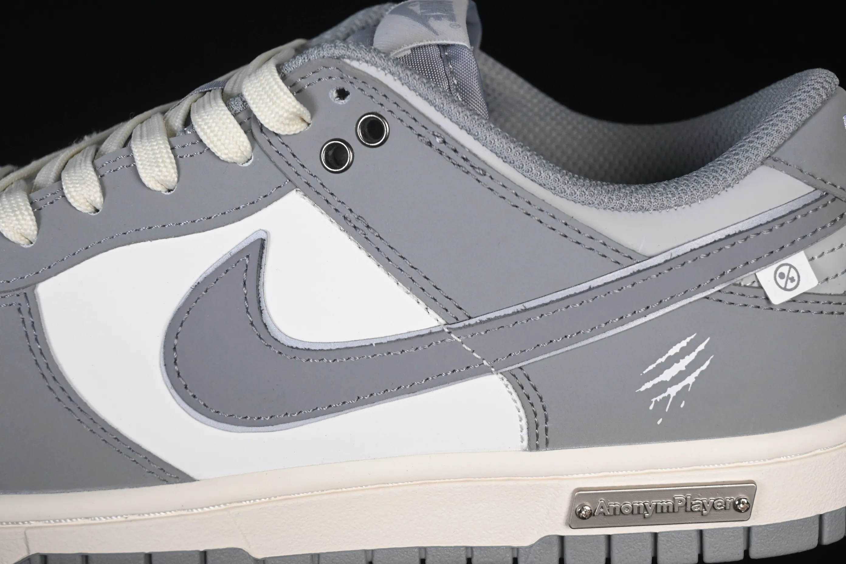 All categories Nk SB Dunk Series Nk SB Dunk Low High-end customized low-top sneakers Nike SB Dunk Low Anniversary high-end customized low-top casual sneakers GW0510-051